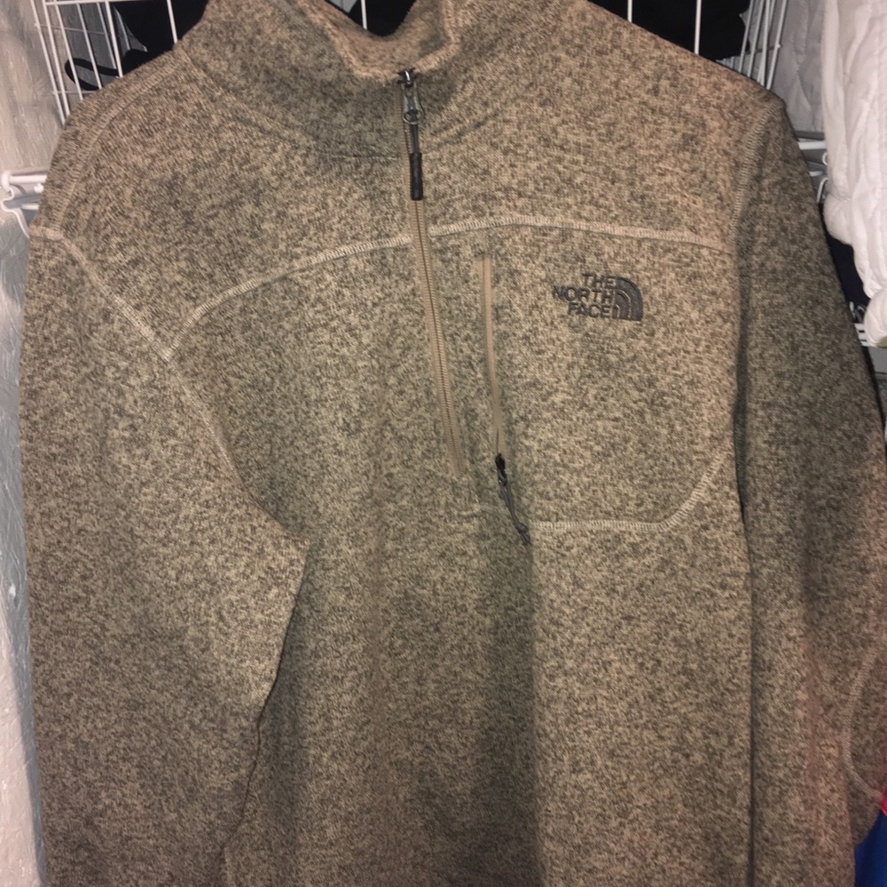 North Face pull over Men’s Medium so women’s Large